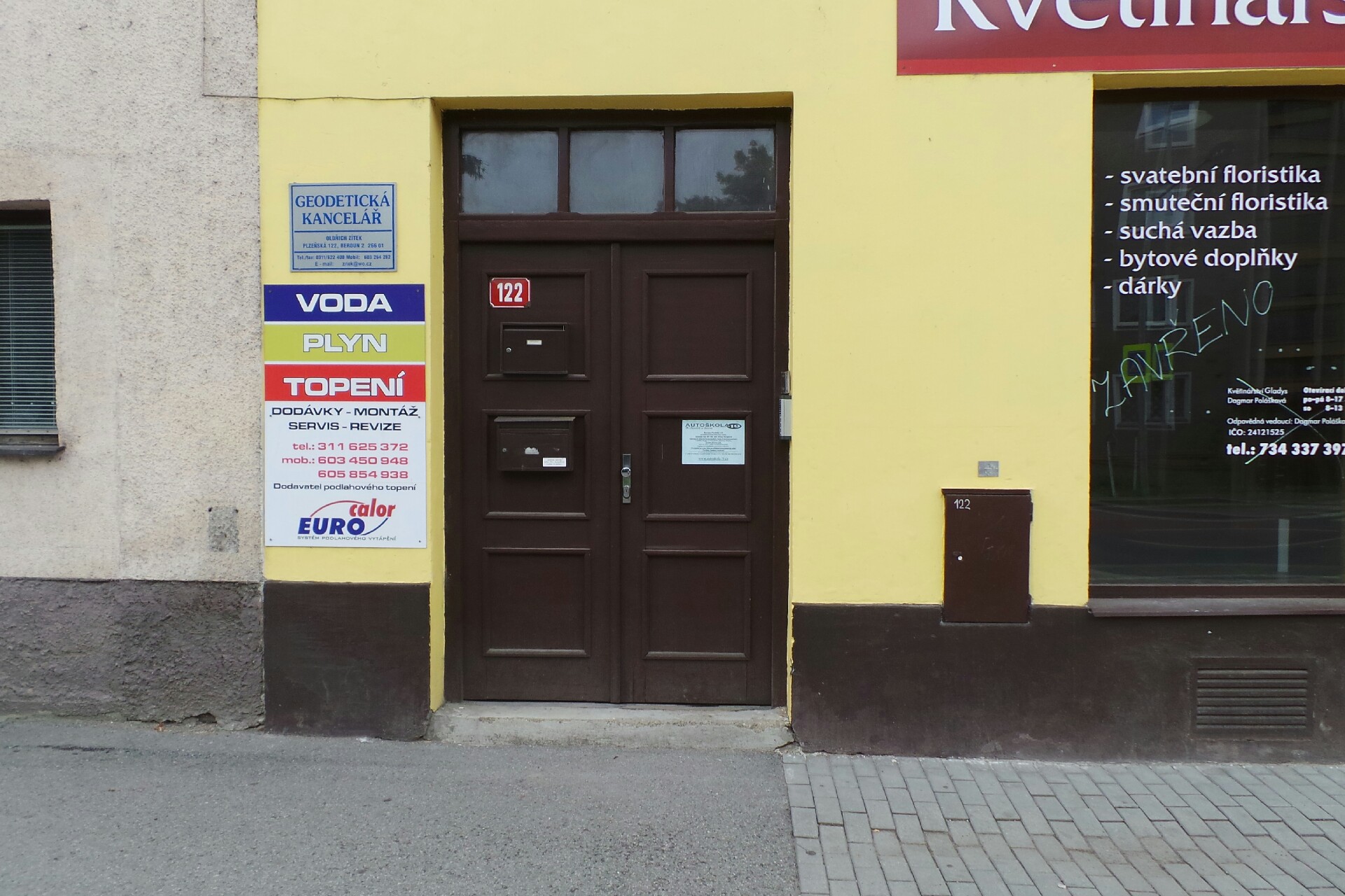 Fotografie autoškoly AUTOŠKOLA 19, B. Jenčík a dcera ve městě Rudná (2)